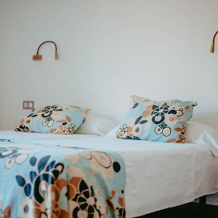 Hostal Restaurant Mussons Vins Poboleda Экстерьер фото