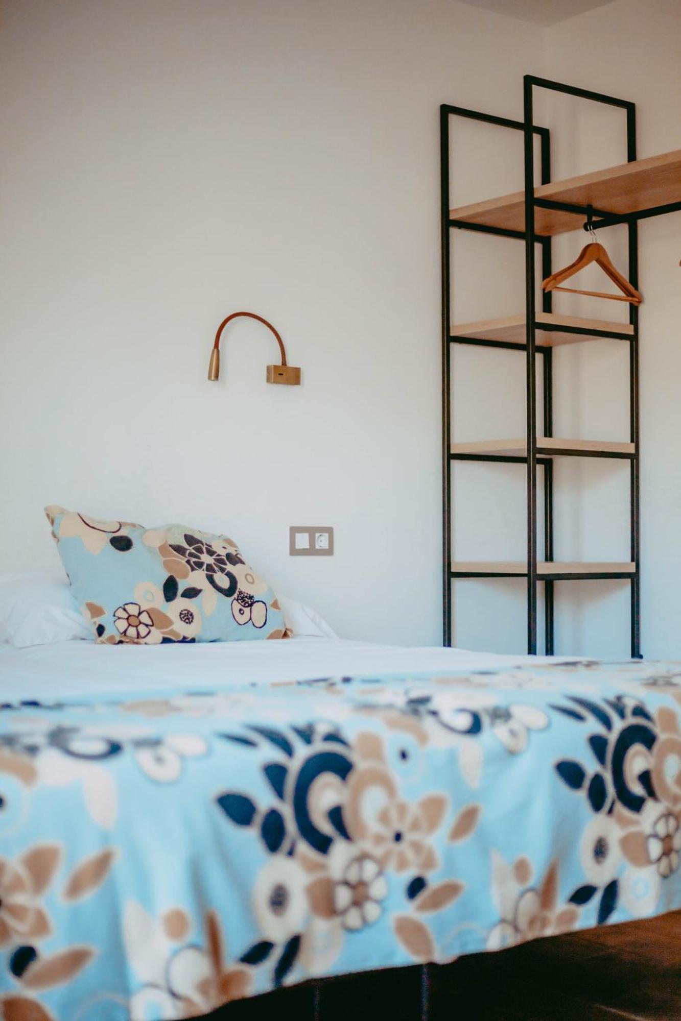 Hostal Restaurant Mussons Vins Poboleda Экстерьер фото