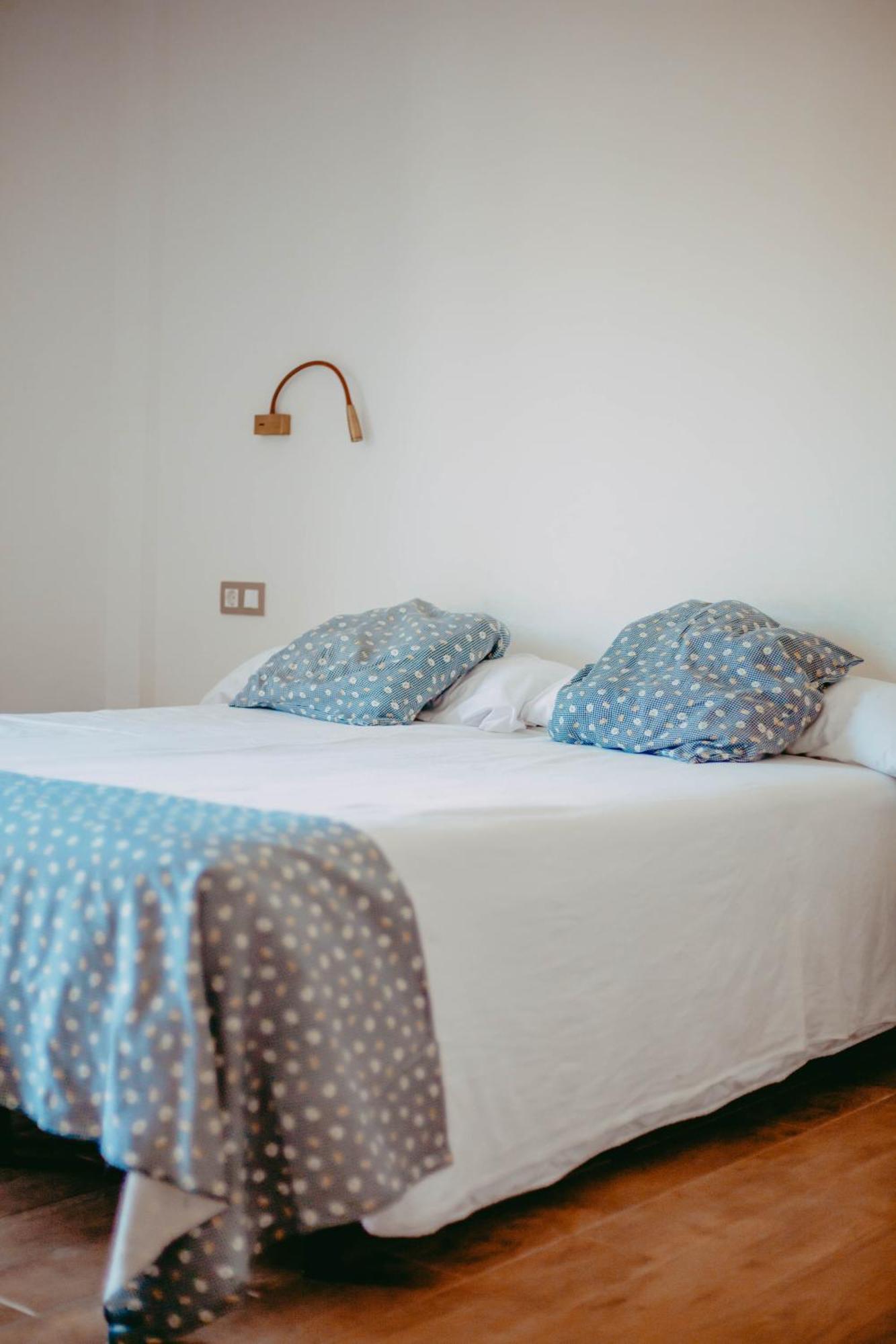 Hostal Restaurant Mussons Vins Poboleda Экстерьер фото