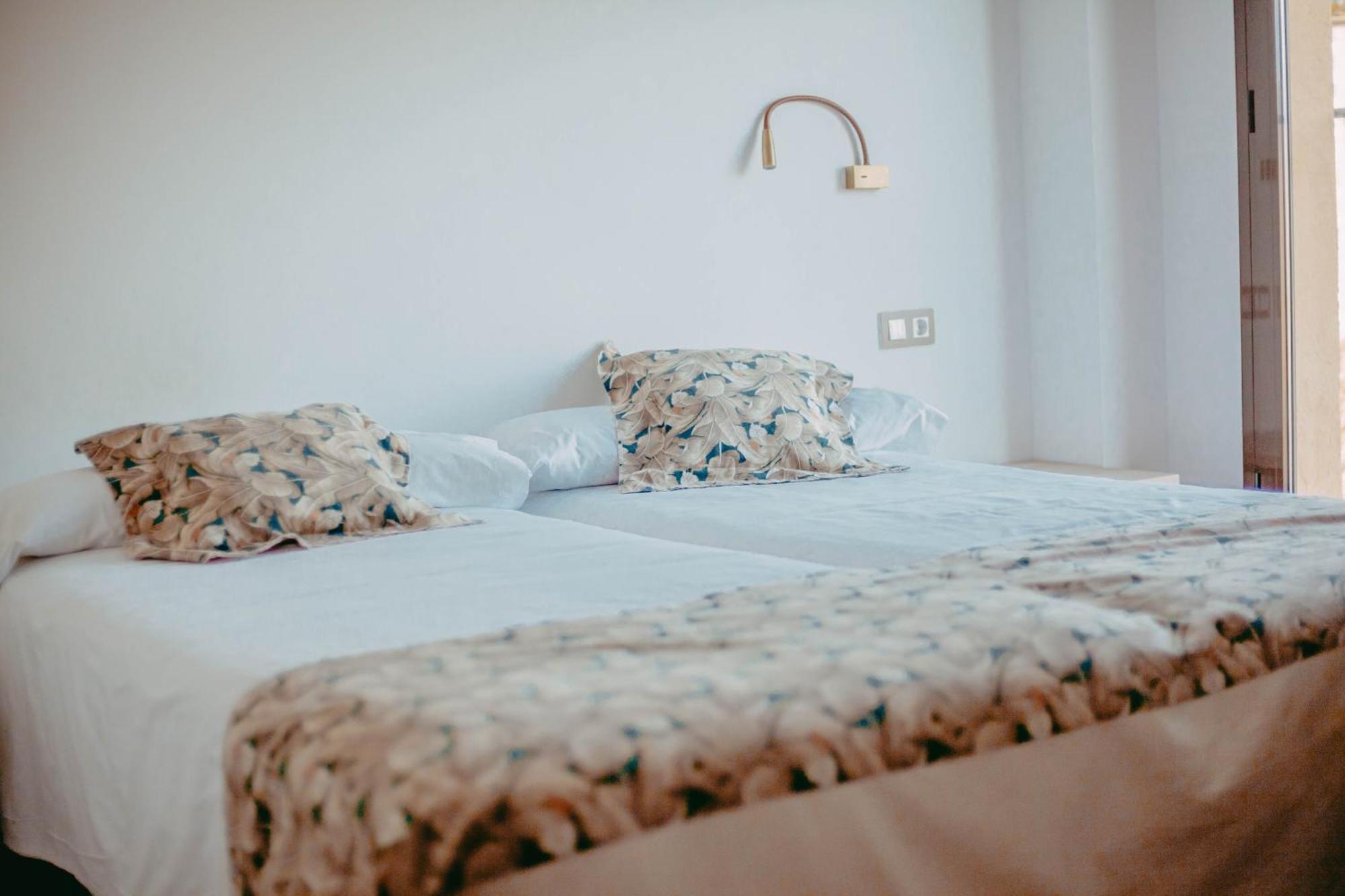 Hostal Restaurant Mussons Vins Poboleda Экстерьер фото