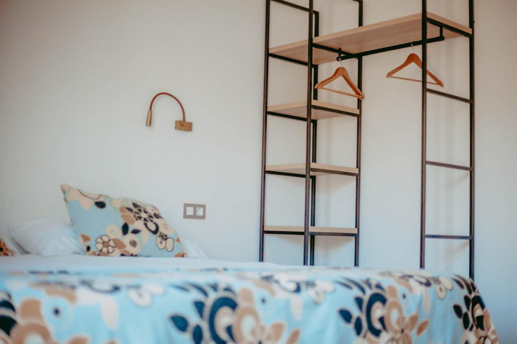 Hostal Restaurant Mussons Vins Poboleda Экстерьер фото
