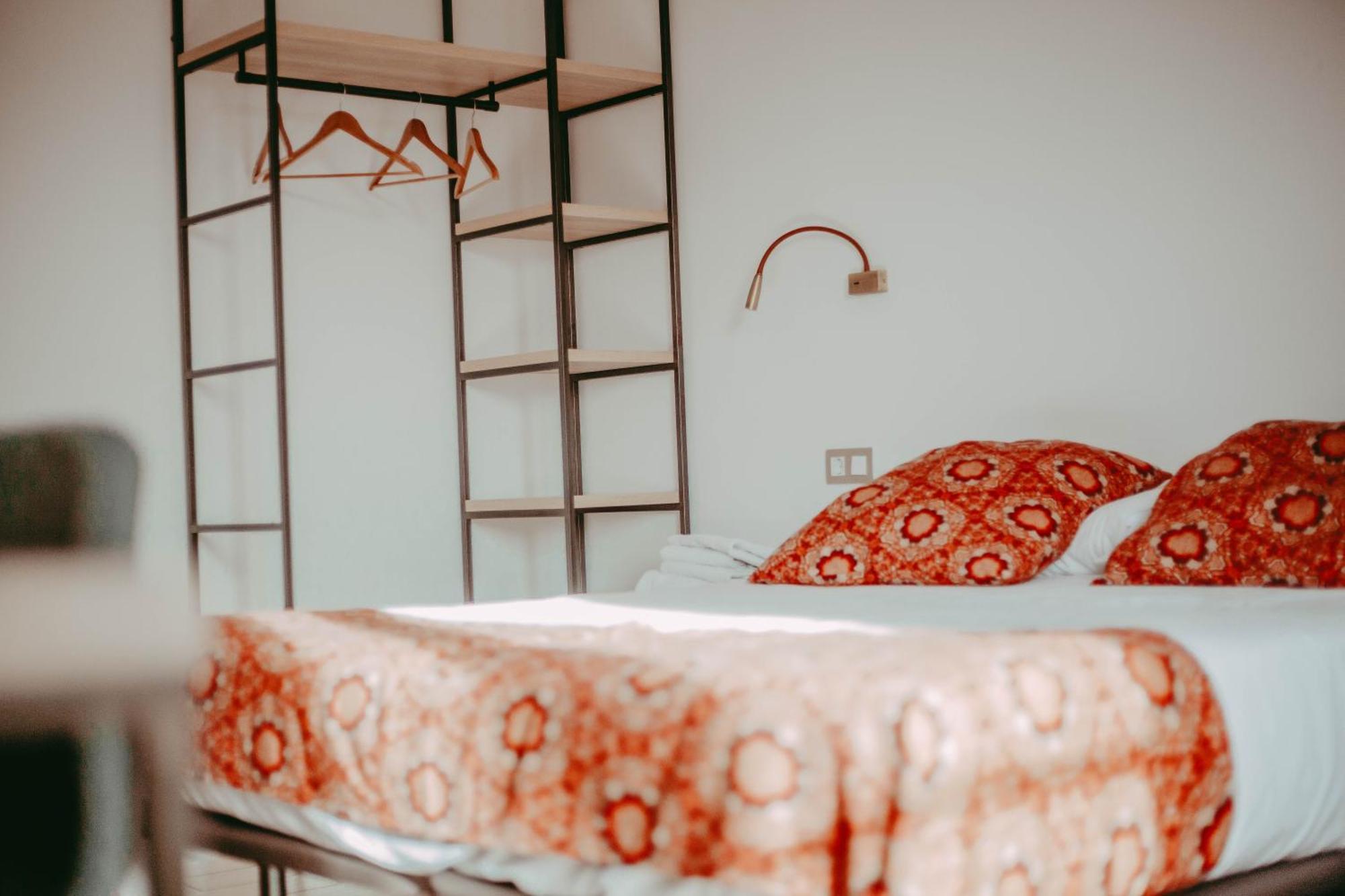 Hostal Restaurant Mussons Vins Poboleda Экстерьер фото